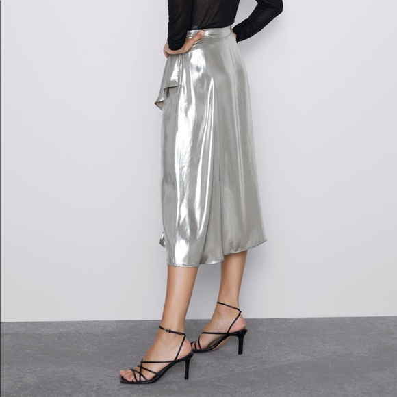 ZARA Metallic Effect Ruffled Skirt - Picture 3 of 6
